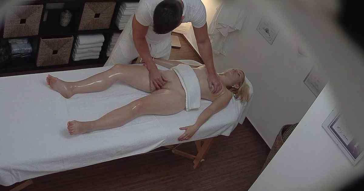 Blonde Gets Her Pussy Massaged 3