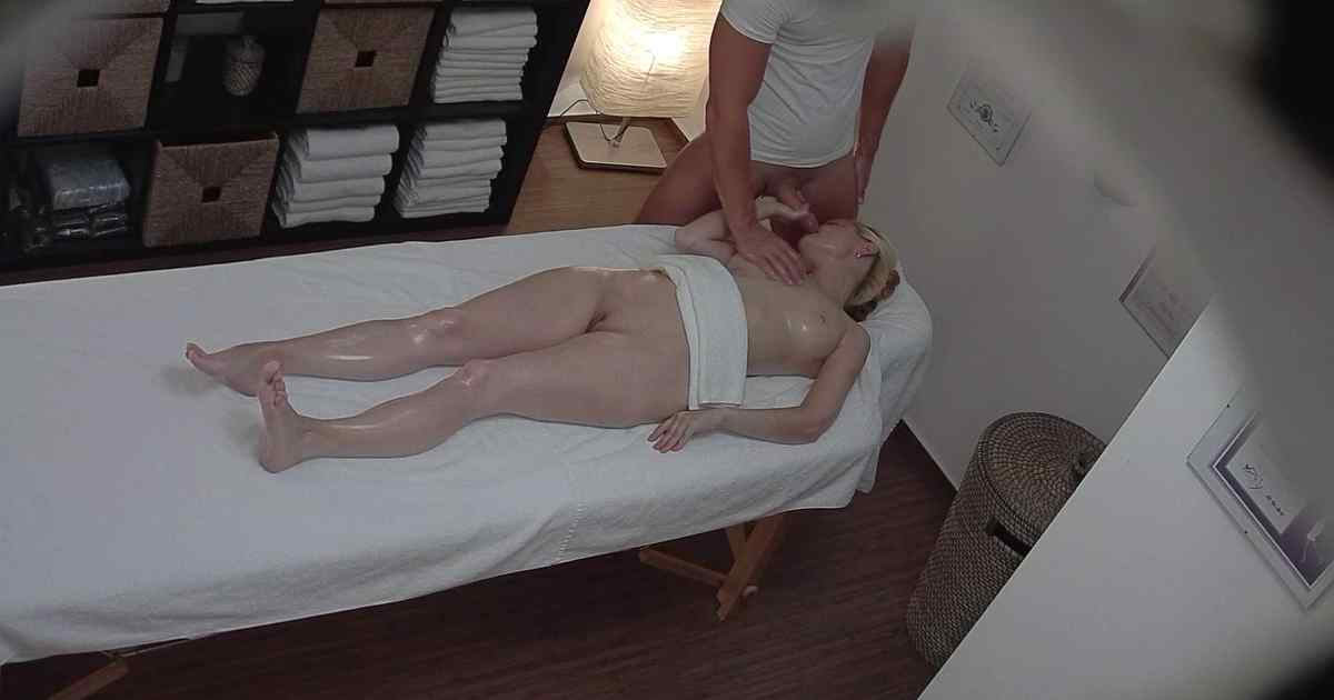Blonde Milf Blows The Masseuse