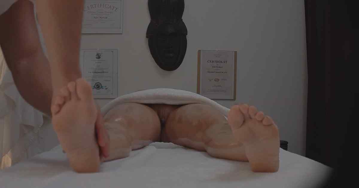 Katerina Hartlova Gets An Erotic Massage