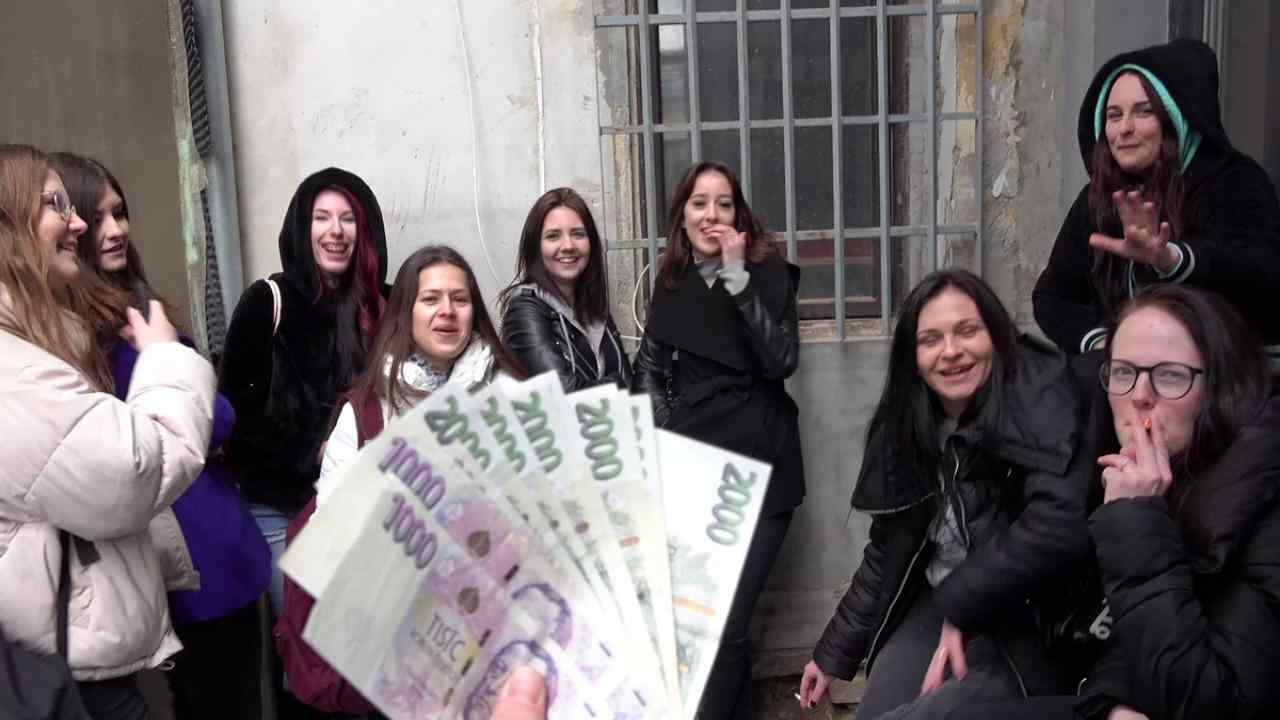 Girls From Hairdressing Tech